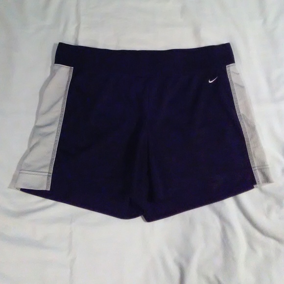 Nike women's jogging/exercise shorts Size LG-12-14 - Picture 1 of 5